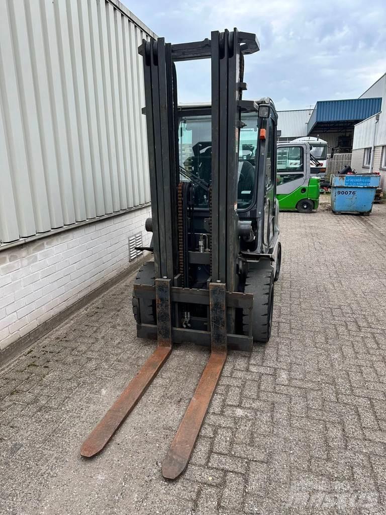 Nissan FDG02E7 Gaffeltrucker - Annet