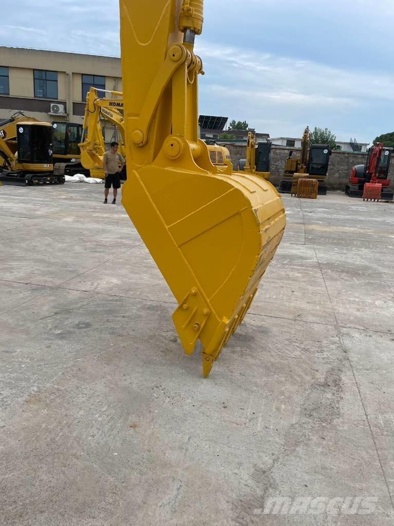Komatsu pc220-7 Beltegraver