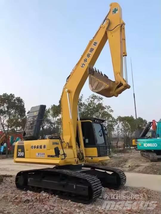 Komatsu PC200-8 Beltegraver