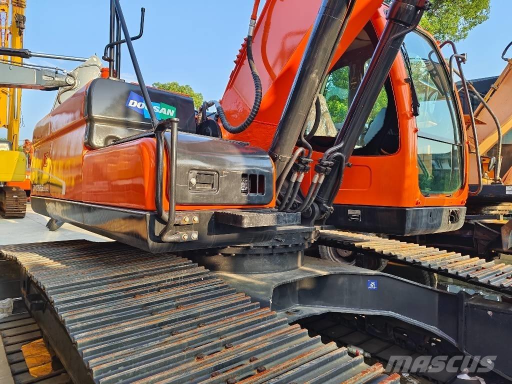 Doosan DX 225 LC Beltegraver