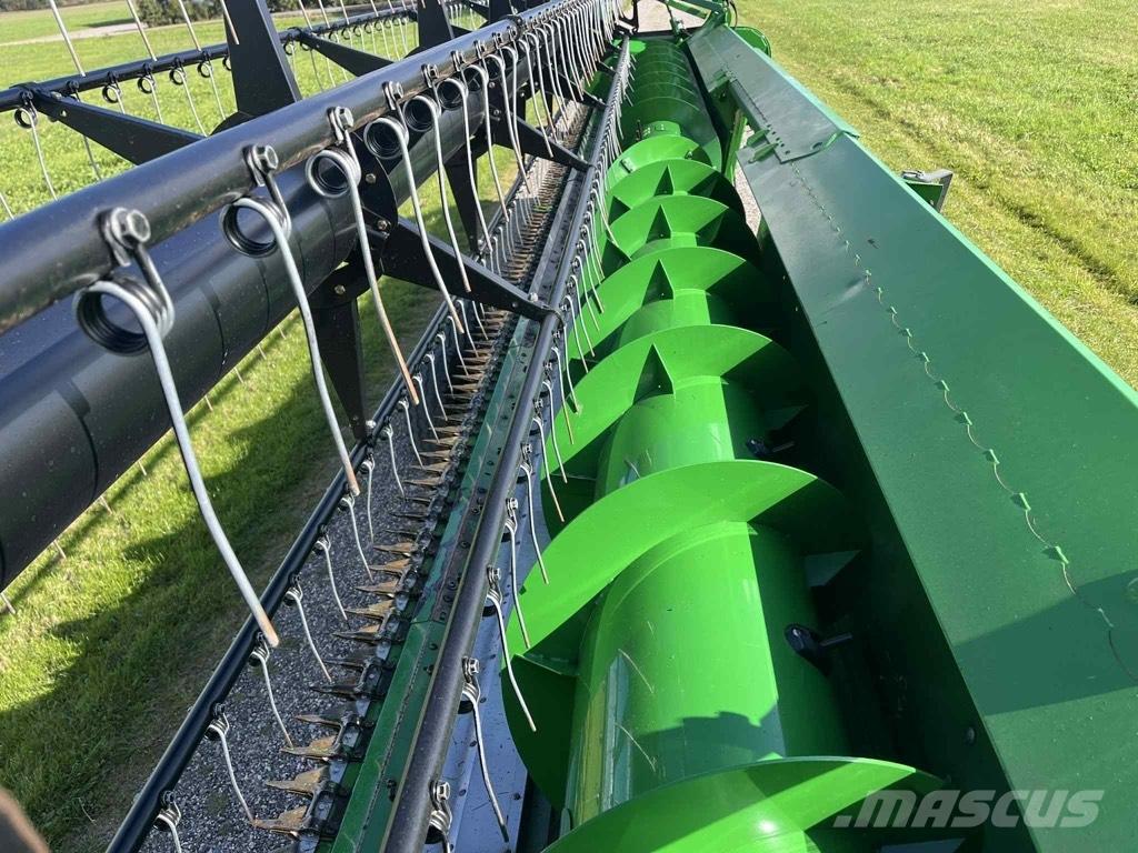 John Deere T 670 i Skurtreskere