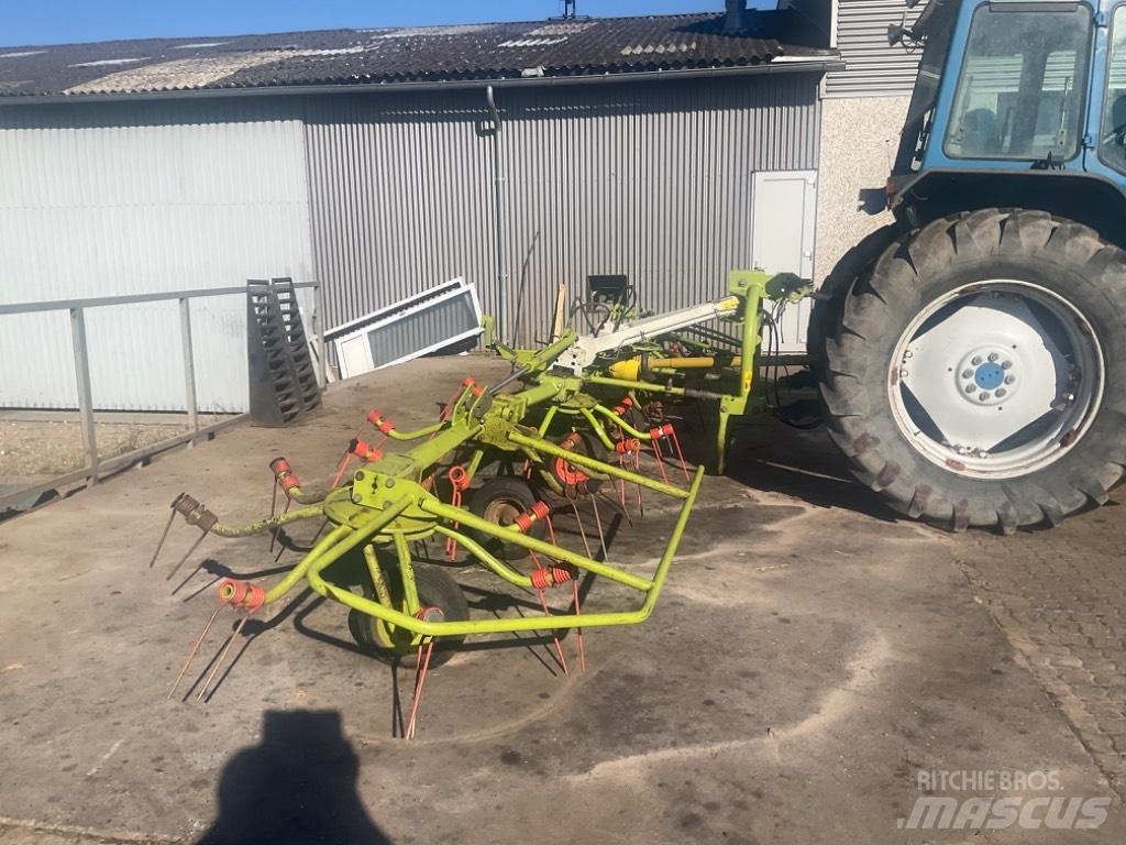 CLAAS Volto 770 Raker og høyvendere