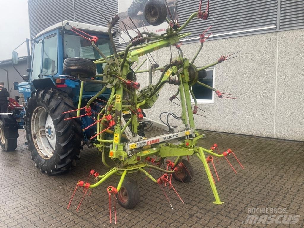 CLAAS Volto 770 Raker og høyvendere