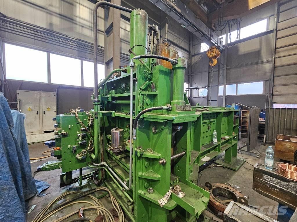  Henschel 30 x 30 Avfallskomprimatorer