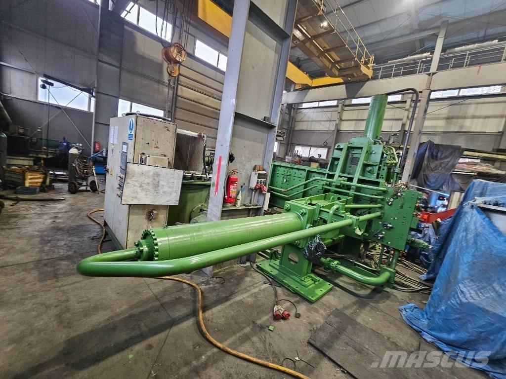  Henschel 30 x 30 Avfallskomprimatorer
