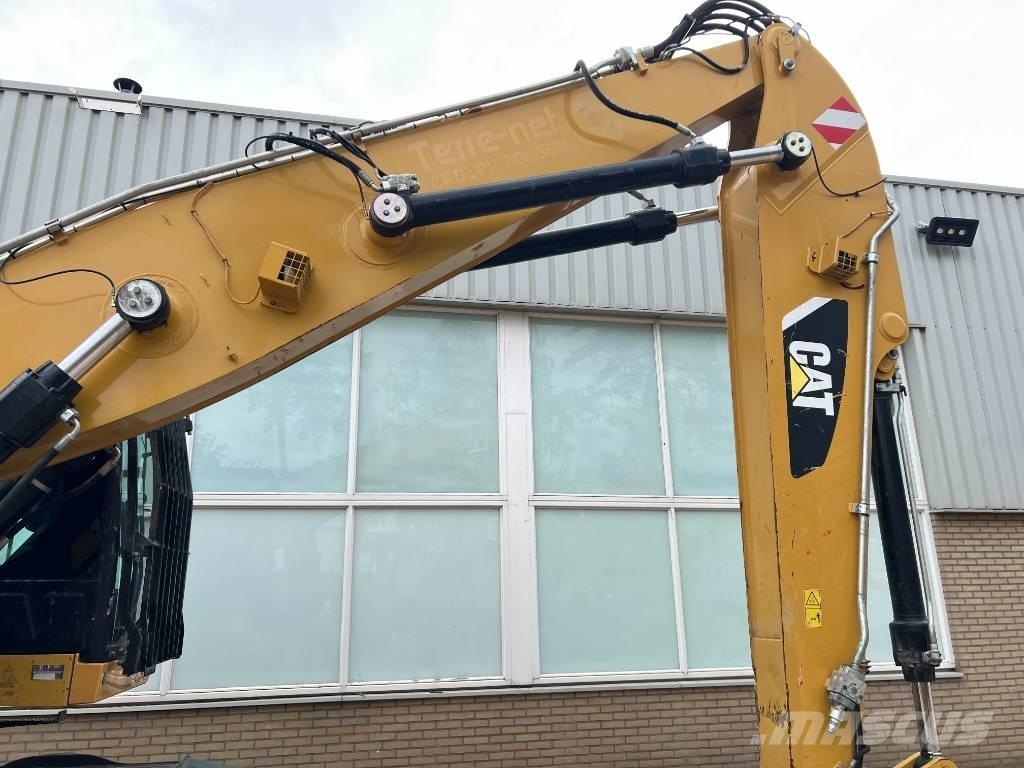 CAT MH3022  2015   CE Gravemaskiner for avfallshåndtering