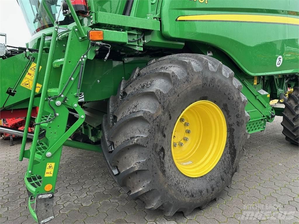 John Deere T 670 i Skurtreskere