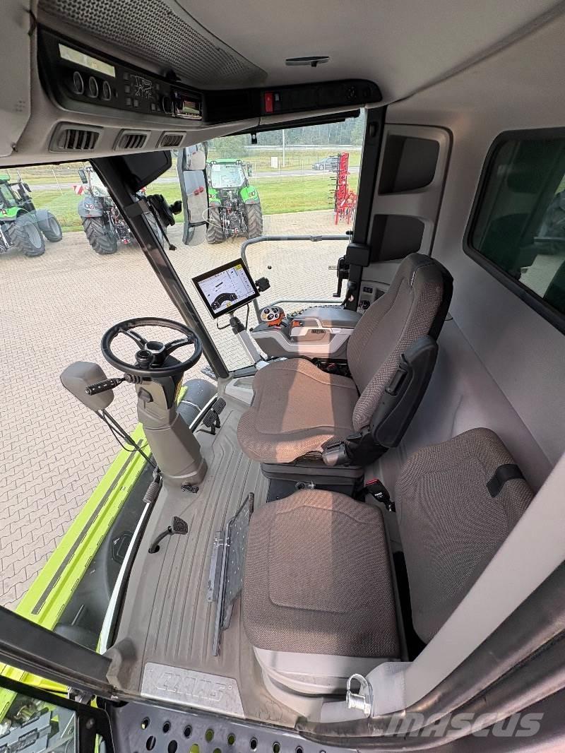 CLAAS TRION 750 Skurtreskere