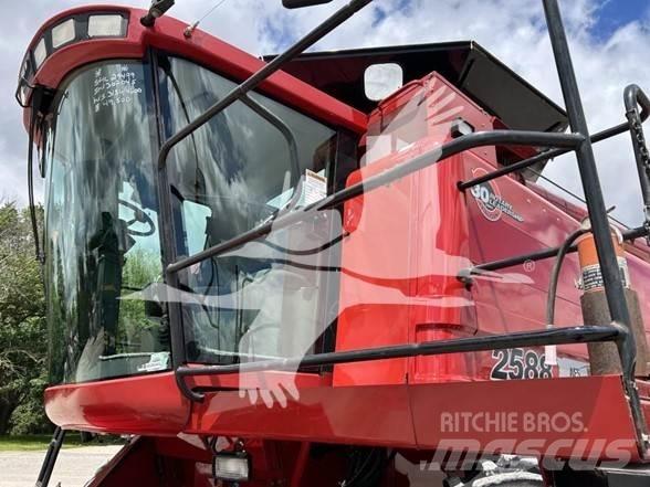Case IH 2588 Skurtreskere