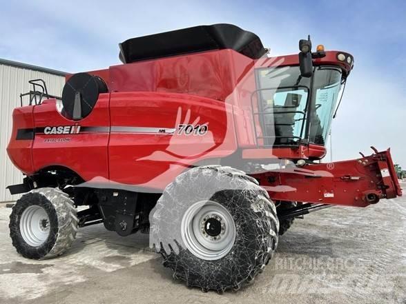 Case IH 7010 Skurtreskere