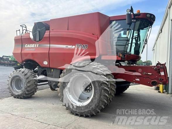 Case IH 7010 Skurtreskere