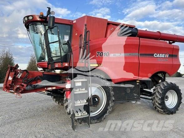 Case IH 7010 Skurtreskere