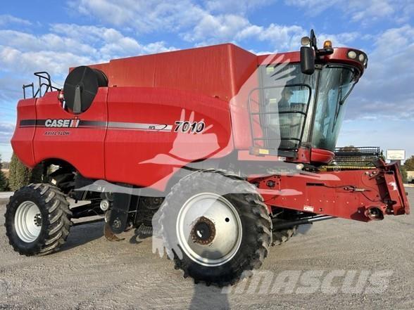 Case IH 7010 Skurtreskere