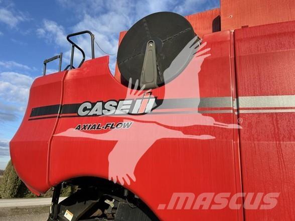 Case IH 7010 Skurtreskere