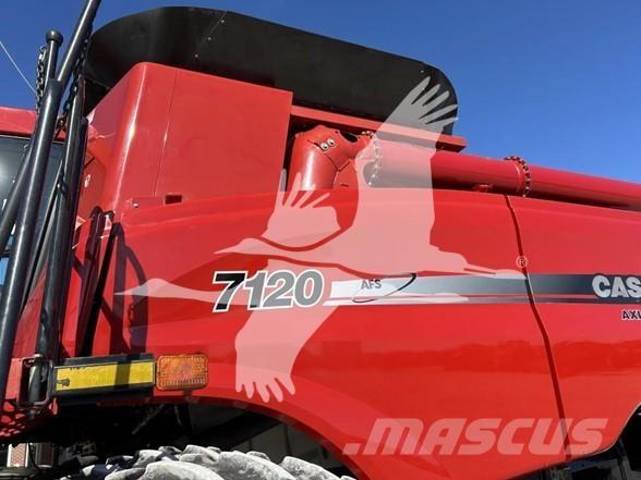 Case IH 7120 Skurtreskere