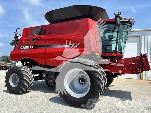 Case IH 8240 Skurtreskere