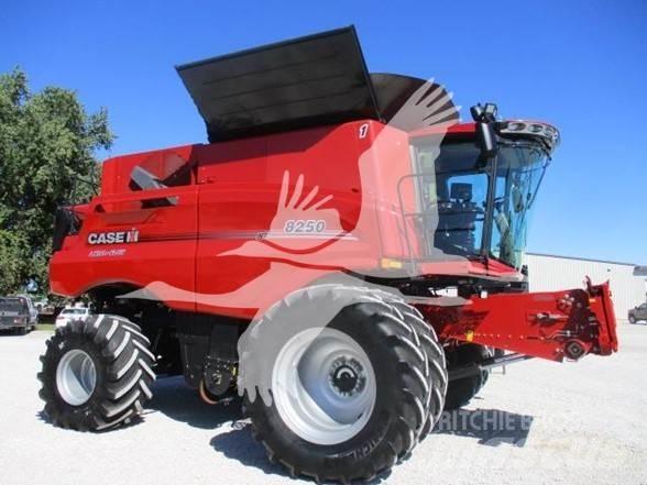 Case IH 8250 Skurtreskere