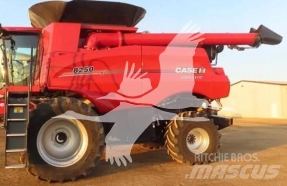 Case IH 8250 Skurtreskere