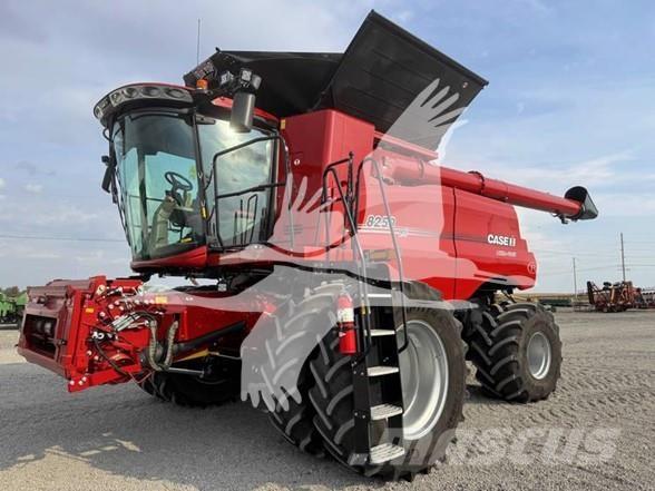 Case IH 8250 Skurtreskere