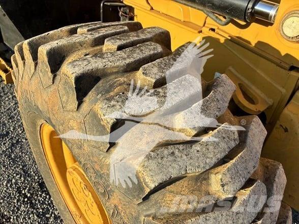 CAT 415F2 Traktorgravere