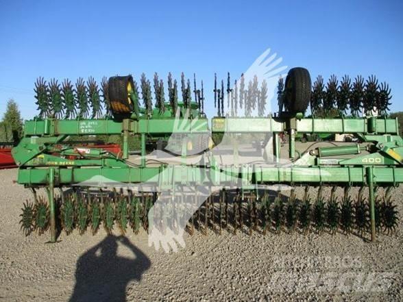 John Deere 400 Andre Jordforbedrings maskiner og ekstrautstyr