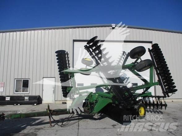 John Deere 630 Skålharver