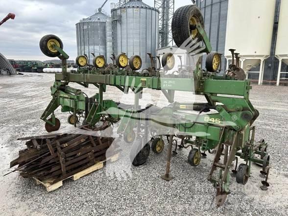 John Deere 845 Jordforbredningsutstyr