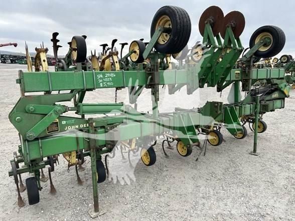 John Deere 845 Jordforbredningsutstyr