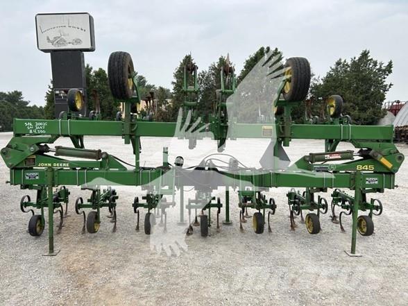 John Deere 845 Jordforbredningsutstyr