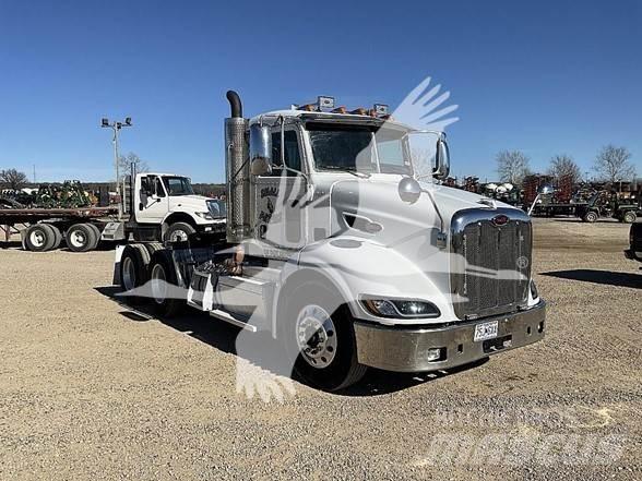 Peterbilt 384 Trekkvogner