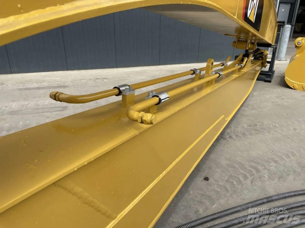 CAT 323E 15m Set Traktorgravere