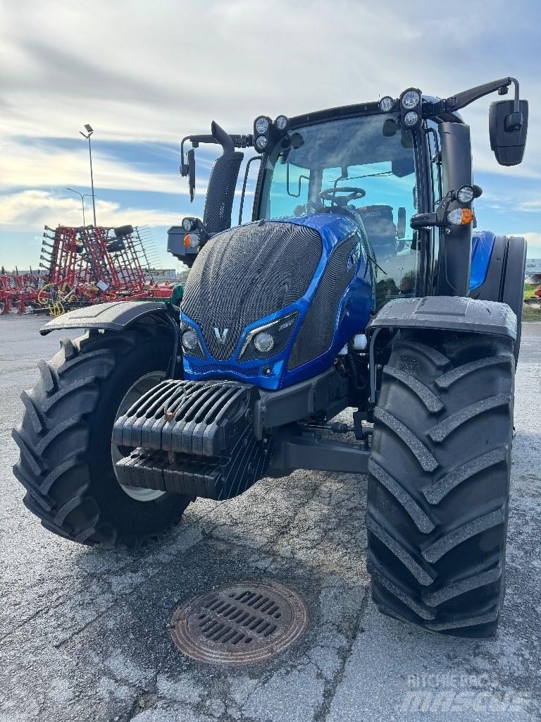 Valtra N 124 Traktorer