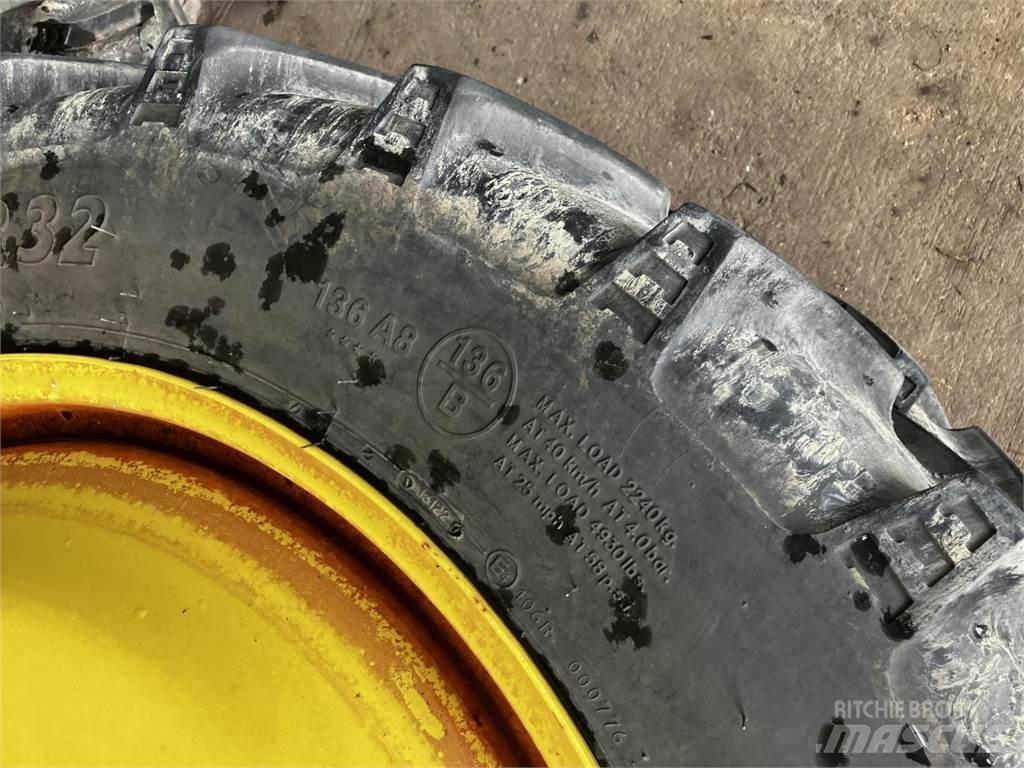 BKT 270/95R32 Dekk, hjul og felger