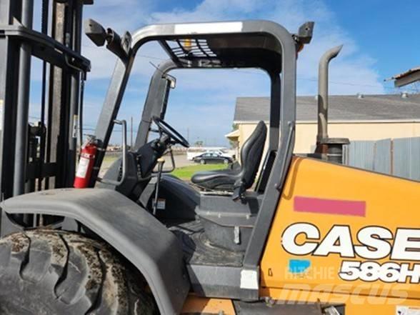 CASE 586H Terrenggående gaffeltruck