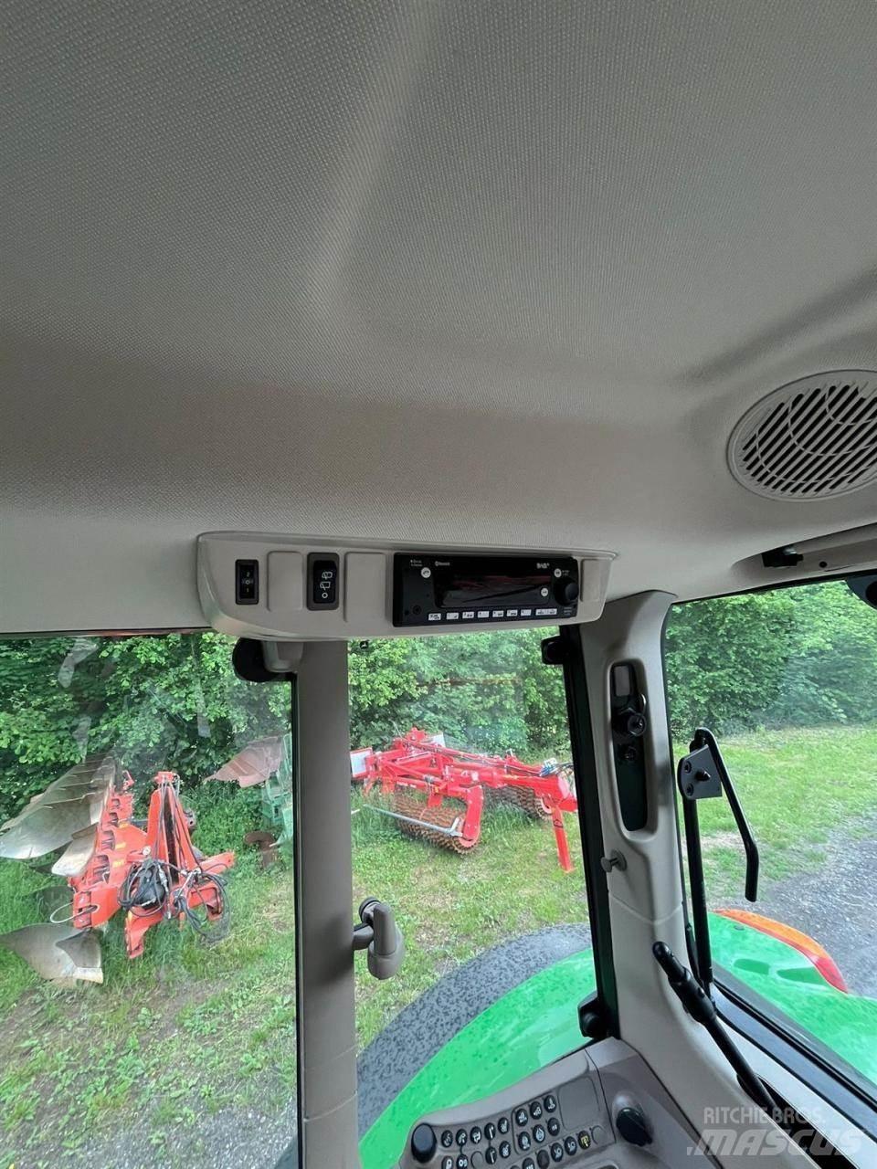 John Deere 6120M Traktorer