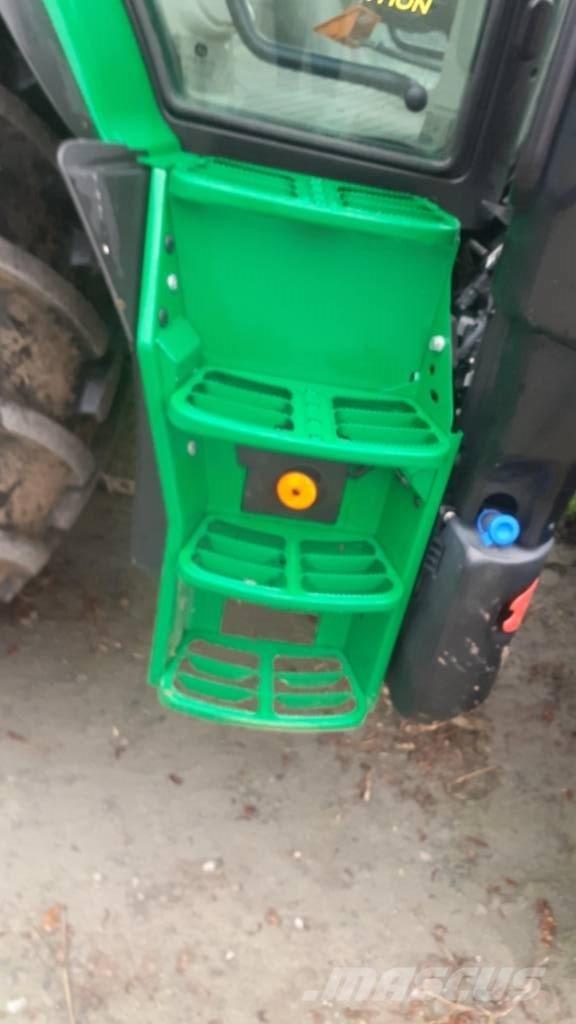 John Deere 6110 R Traktorer