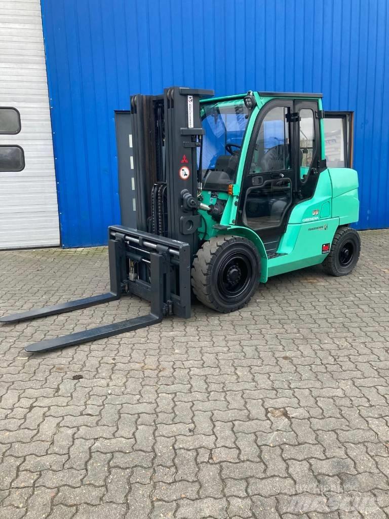 Mitsubishi FD50NT Diesel Trucker