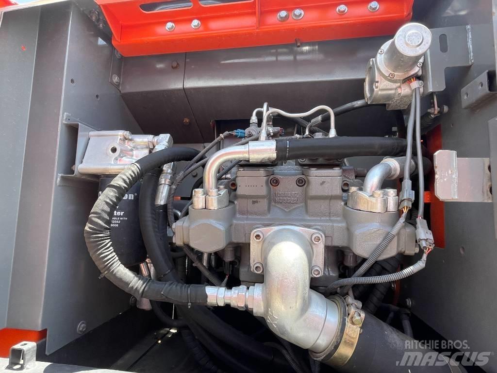 Hitachi ZX 200 Beltegraver