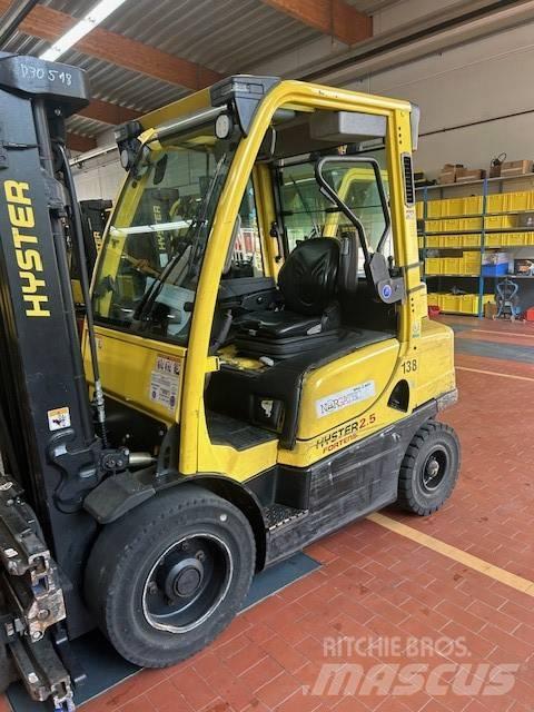 Hyster H2.5FT Diesel Trucker