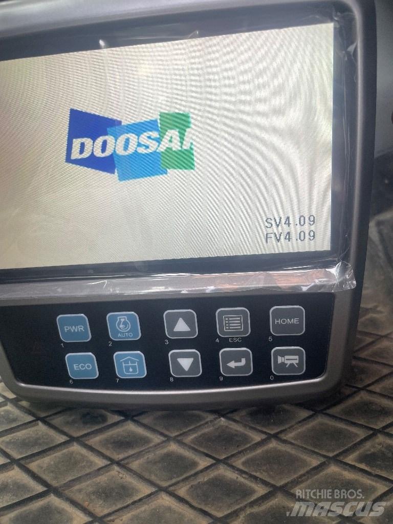 Doosan DX 140 LCR-3 Lys - Elektronikk