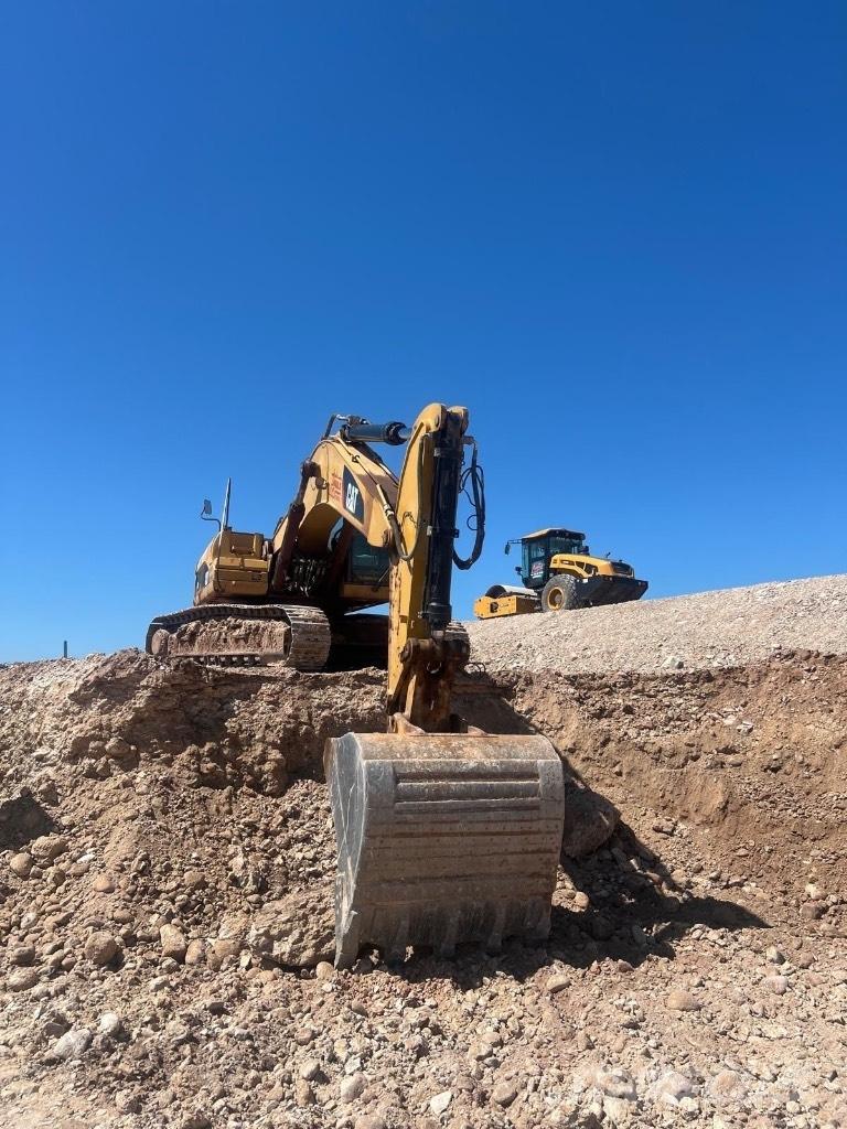 CAT 330 D L ME Beltegraver
