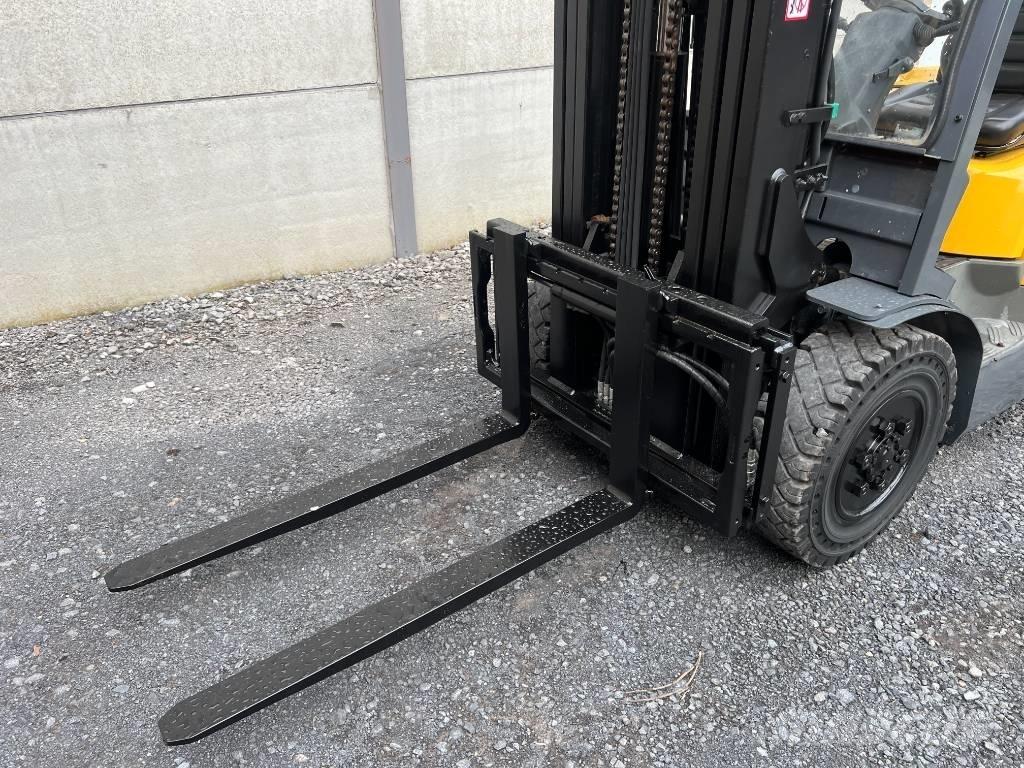 TCM FD30T3 Diesel Trucker