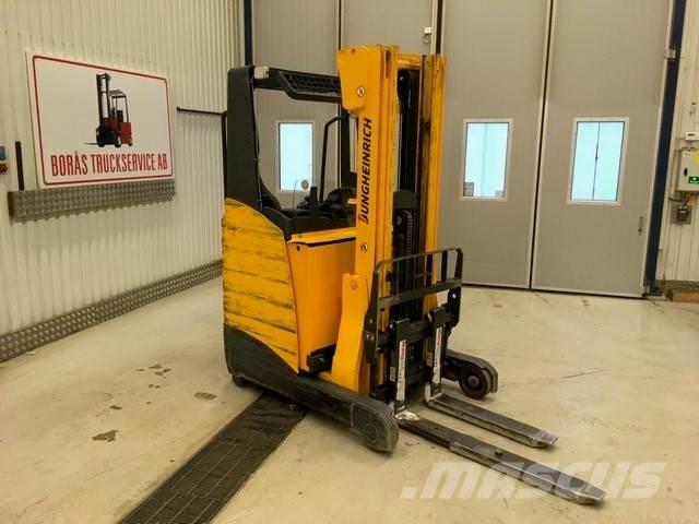 Jungheinrich ETV 110 Skyvemasttruck