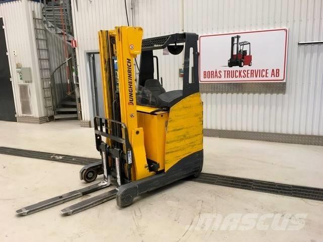 Jungheinrich ETV 110 Skyvemasttruck