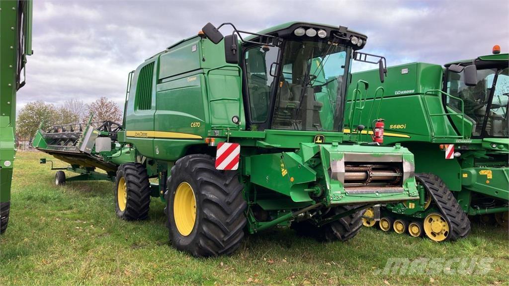 John Deere C 670 Skurtreskere