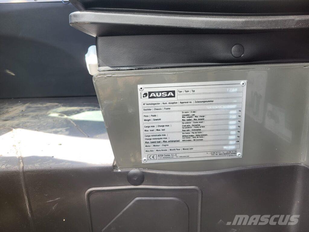 Ausa T235H Teleskophjullastere