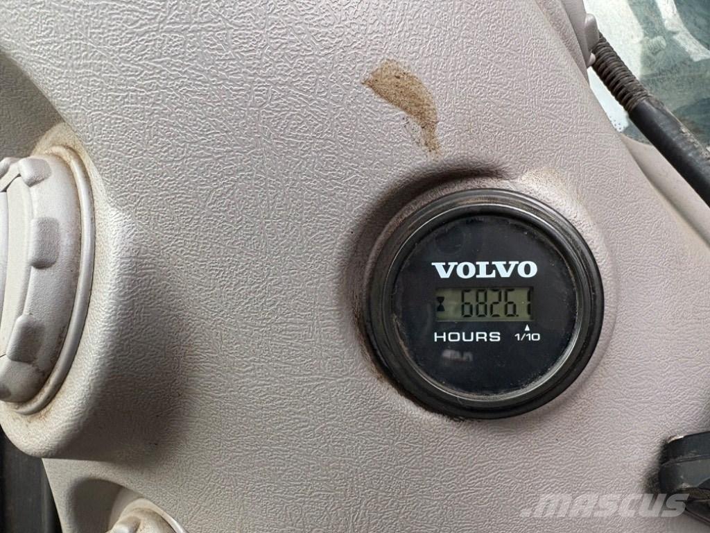 Volvo EC 250 EL Beltegraver