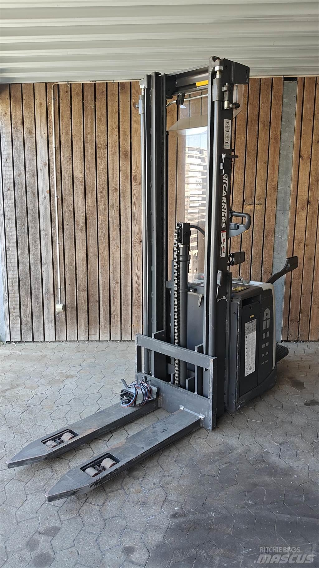 Atlet PSP160 Lavtløftende truck med platform