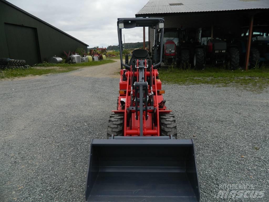 Attack 800 Frontlastere og graveredskap