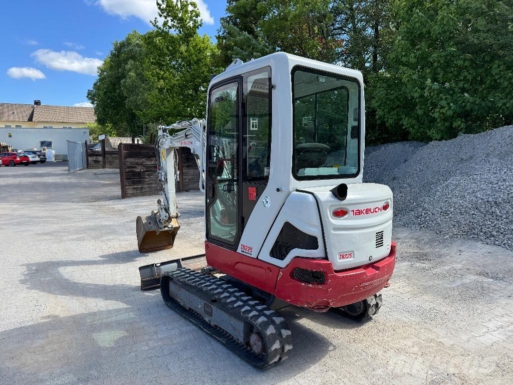 Takeuchi TB 225 Minigravere <7t
